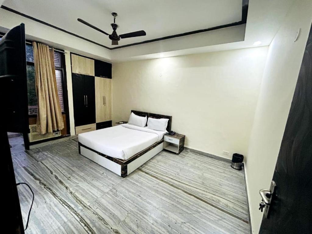 Apartment Ar Imperial - Nehru Enclave Luxury Couple Friendly *