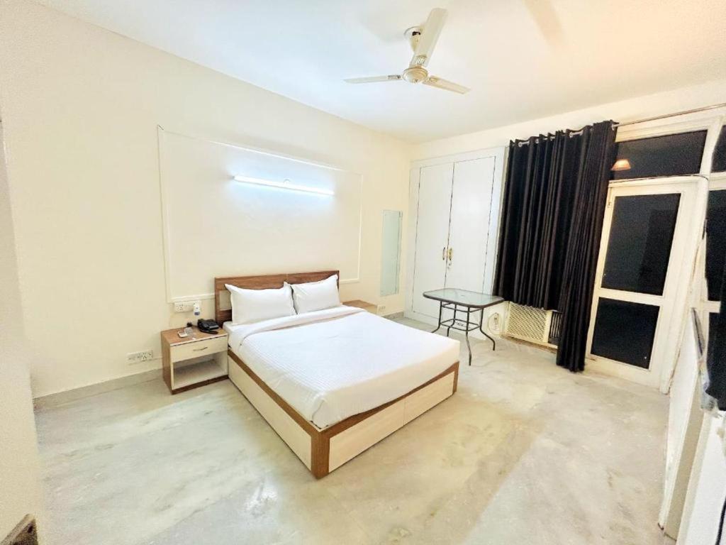 Ar Imperial - Nehru Enclave Luxury Couple Friendly Apartment New Delhi