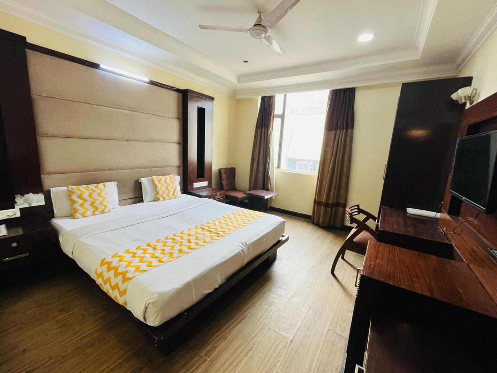 Apartment Ar Imperial - Nehru Enclave Luxury Couple Friendly